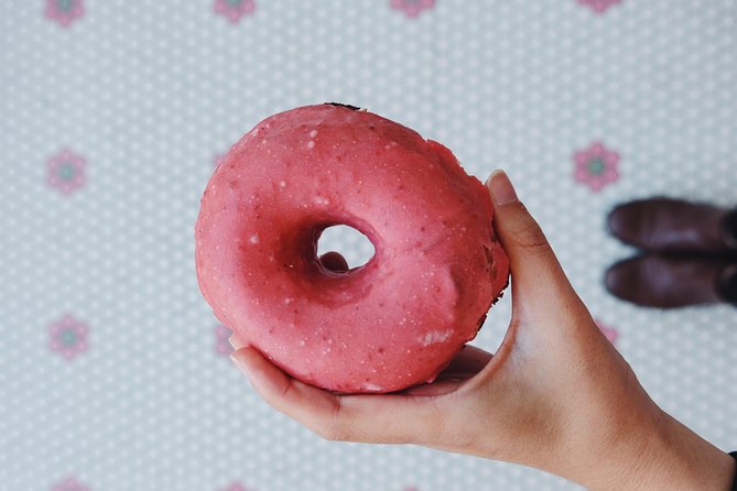 Delicious Donuts & City Sights: Chicago's Original Donut Tour - Walking Through Chicago’s Loop Between Tastings