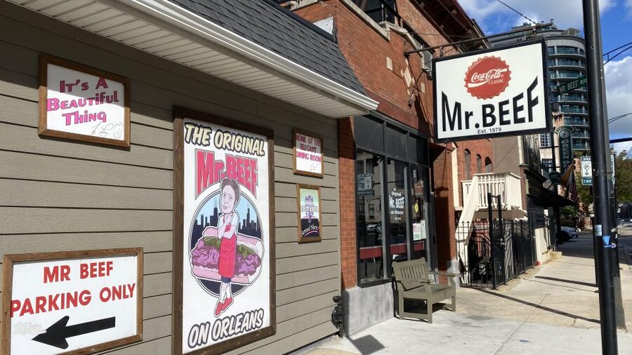 Downtown Chicago TV & Movie Filming Locations Walking Tour - The Blues Brothers and The Bear