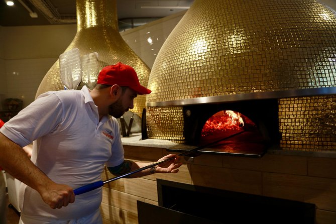Downtown Chicago Walking Pizza Tour - What kind of Chicago pizza tour is this?