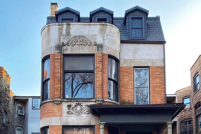 Historic Homes and Cottages of Wicker Park Walking Tour - The Atlas app adds a second layer to the walk
