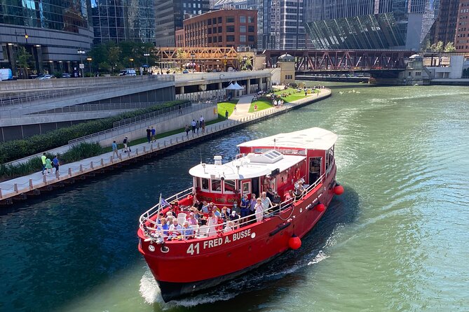 Historical and Architectural Chicago Fireboat River & Lake Cruise - The best parts of the fireboat cruise