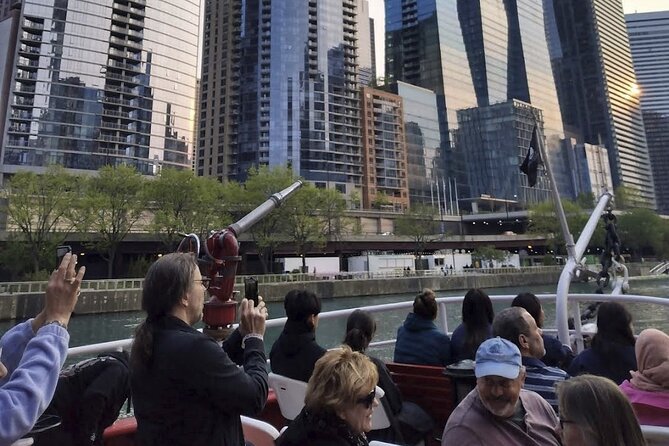 Historical and Architectural Chicago Fireboat River & Lake Cruise - Passing through the locks onto the Chicago River