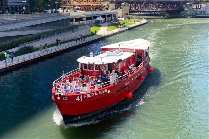 Historical Fireboat River Tour - Following the Chicago River by historic fireboat