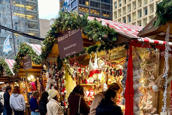 Holiday Walking Tour: Underground Chicago via the Pedway - Walking the Chicago Pedway with a local guide