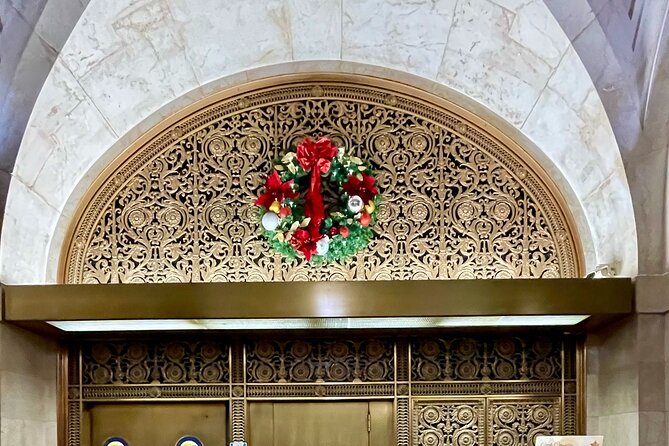 Holiday Walking Tour: Underground Chicago via the Pedway - Macy’s on State Street and its grand interior