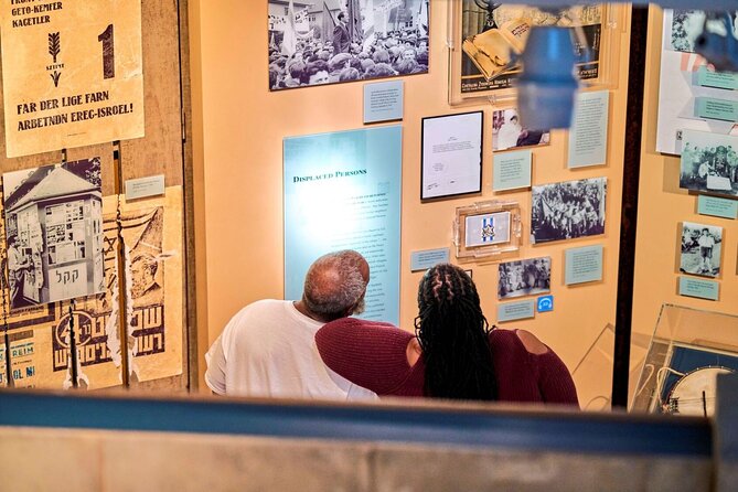 Illinois Holocaust Museum Experience360 Admission - Ask Questions In The Hologram Theater