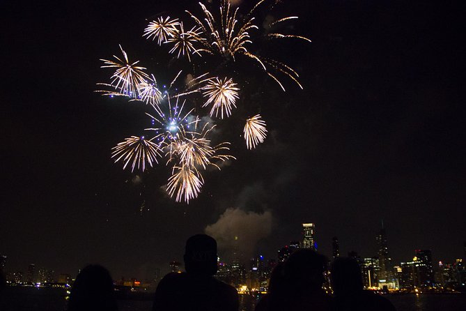 Lake Michigan Fireworks Cruise in Chicago - Fireworks over Navy Pier
