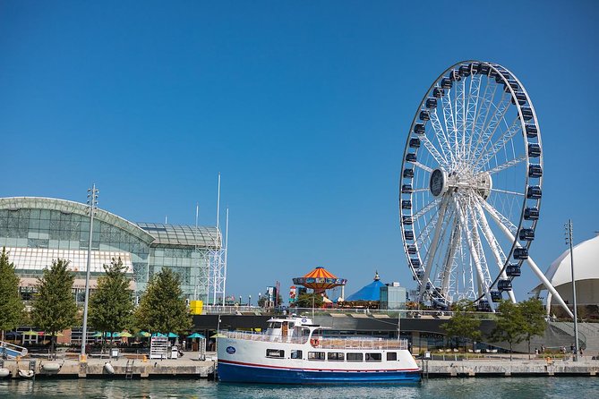Lake Michigan Skyline Cruise in Chicago - Food, drinks, dogs, and the practical comforts