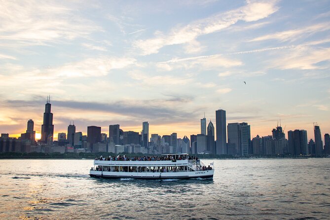 Lake Michigan Sunset Cruise in Chicago - The skyline after sunset