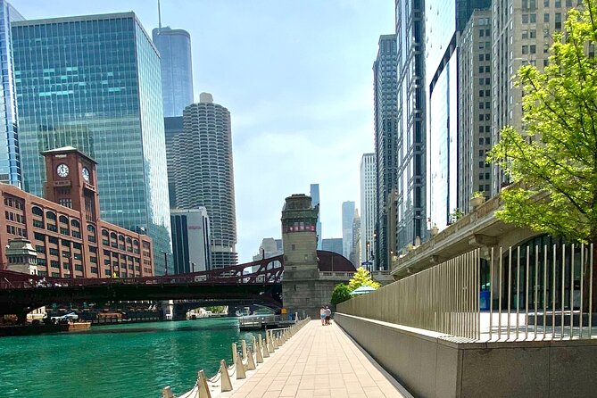 Magnificent Mile Tour With Optional 360 Chicago Upgrade - Starting at the Federal Building Columns