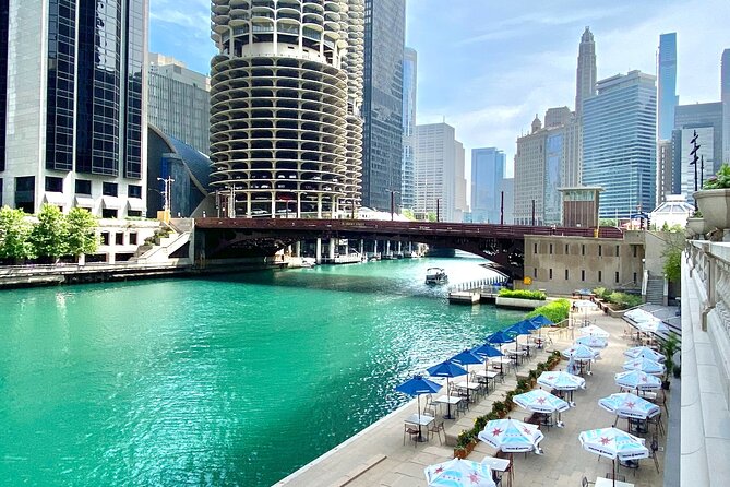 Magnificent Mile Tour With Optional 360 Chicago Upgrade - What the guides add to the experience