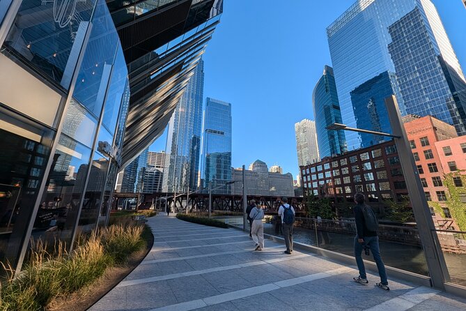 Marvels & Feats: An Engineer's Tour of Chicago Architecture - What the guide’s teaching style means for you