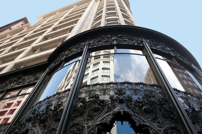 Private Chicago Architecture Walking Tour - Tribune Tower’s Gothic skyline