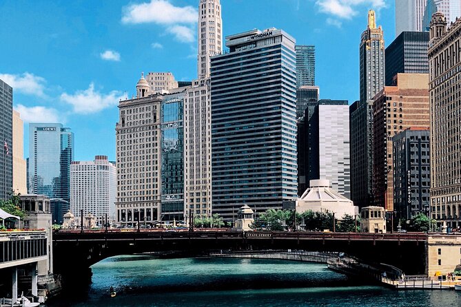 Private Chicago Guided Tour with Hotel Pickup - Lake Michigan and the 19-mile Lakefront Trail