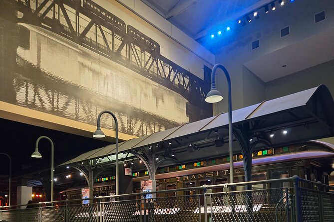 Private Chicago History Museum Tour - Deep-dish pizza, blues, and everyday Chicago