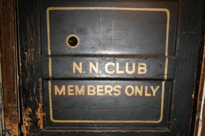 Private Speakeasy Pub Crawl in Chicago with Local Historian - Chicago Prohibition stories begin at the door