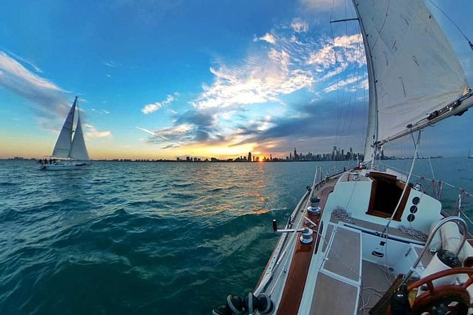 Serene Private Sunset Sail on Lake Michigan - Navy Pier, Chicago - Adler Planetarium from the water