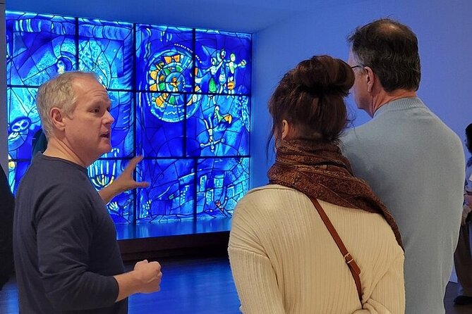 Skip-the-line: Art Institute of Chicago Guided Tour - Starting at 10:30 am on Michigan Avenue