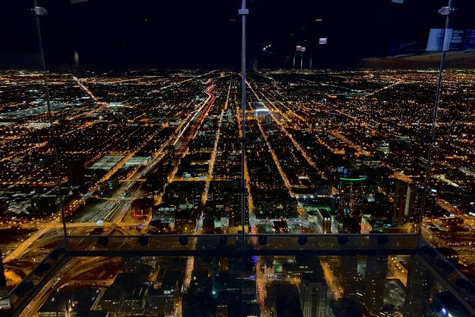 Skydeck Chicago: Pie in the Sky VIP Dinner at Willis Tower - Service can make or break the evening