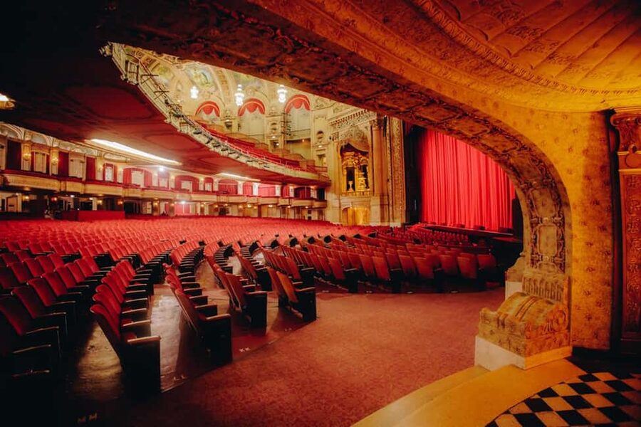 The Chicago Theatre Tour Experience - Practical details before you arrive