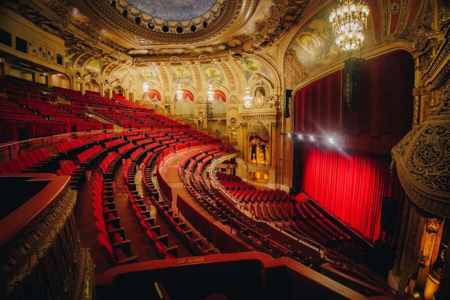 The Chicago Theatre Tour Experience - Looking into the auditorium from a new angle