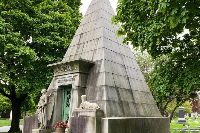The Deep Pockets Of Graceland Cemetery Walking Tour - Why the guide matters so much at $45
