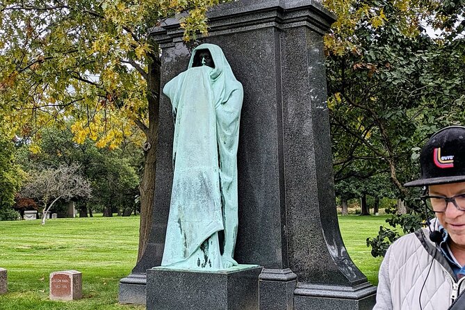 The Deep Pockets Of Graceland Cemetery Walking Tour - Cancellation rules require careful planning