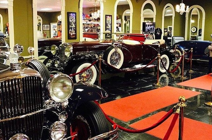 Volo Auto Museum: Admission Ticket - Batmobiles and the pop-culture buildings