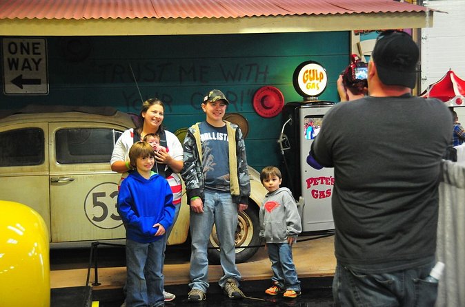 Volo Auto Museum: Admission Ticket - Accessibility and comfort on the grounds