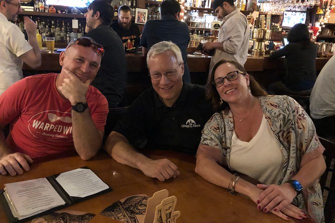 Walking Tour: Historic Chicago Pubs in River North and the Loop - Group size, walking, and the L